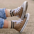 Load image into Gallery viewer, Hudson Tan Crew Socks
