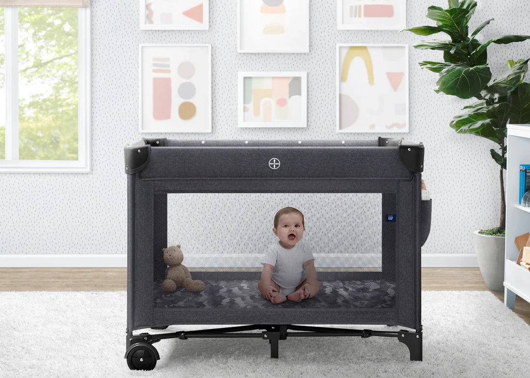 Baby Gap Deluxe Play Yard