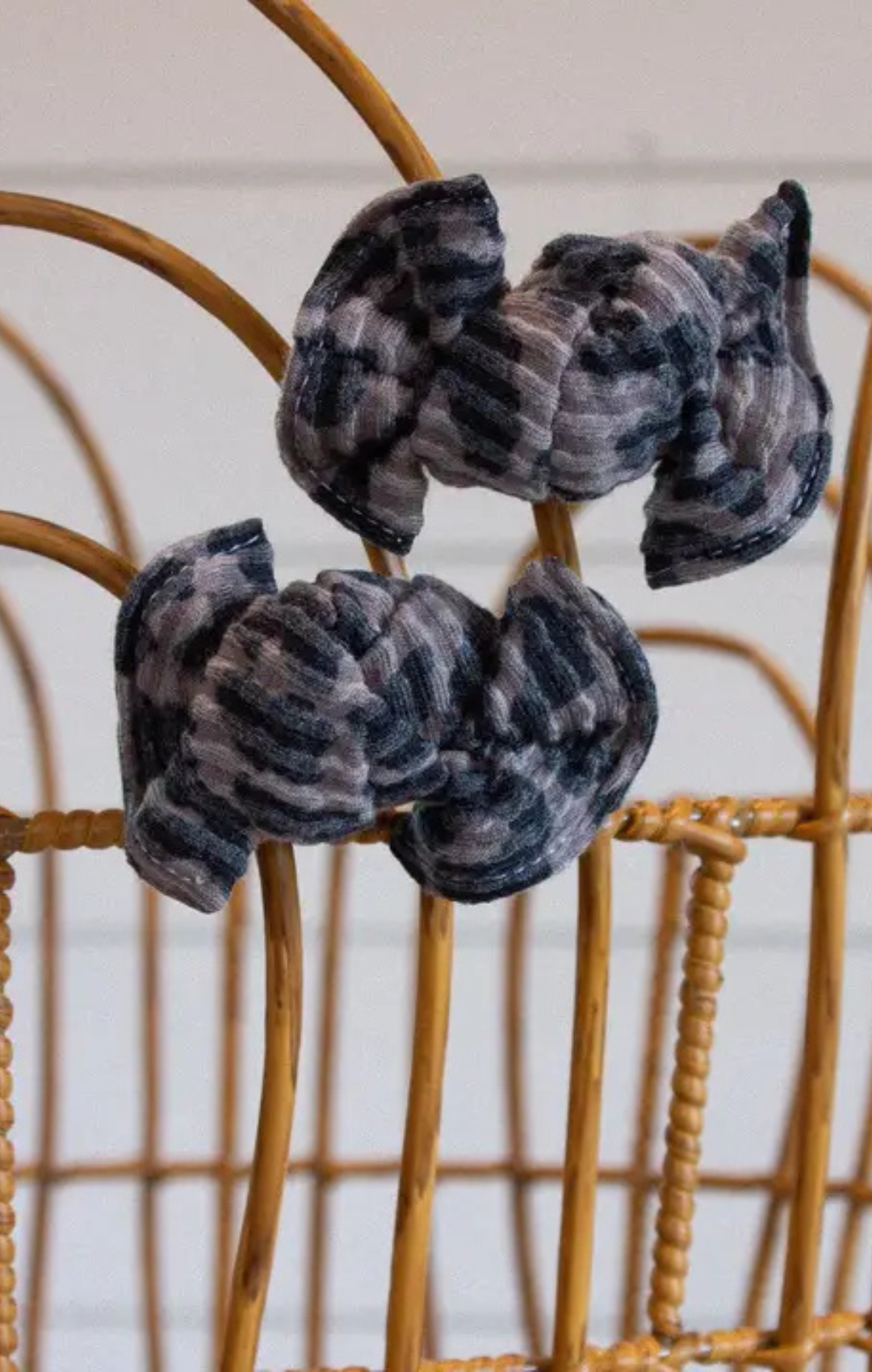 Mocha Leopard Crinkle + Piggie Set
