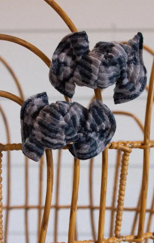 Mocha Leopard Crinkle + Piggie Set